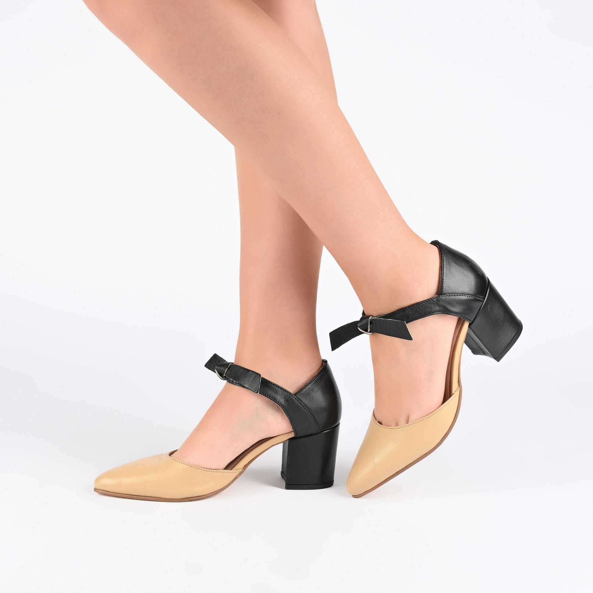 Journee Collection_CAMILLE Heels , Black and Tan