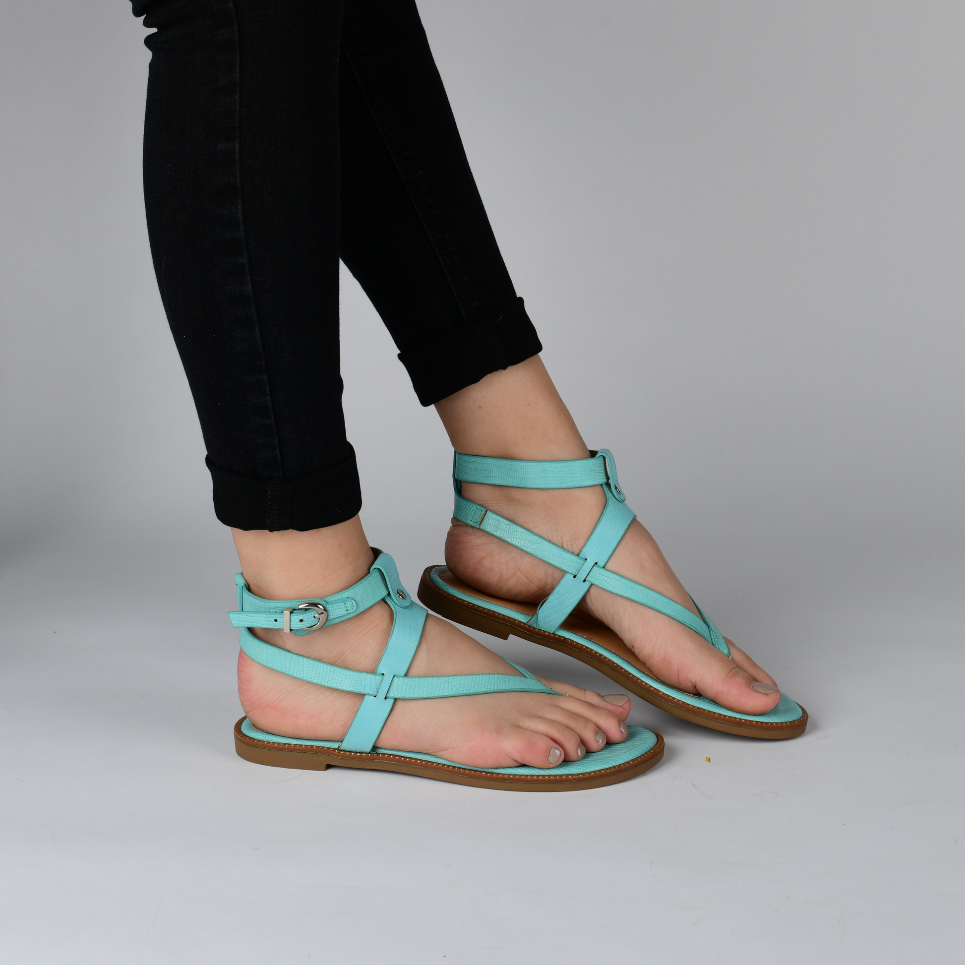 JOURNEE Collection Tangie - Flip-Flop Sandals, Blue